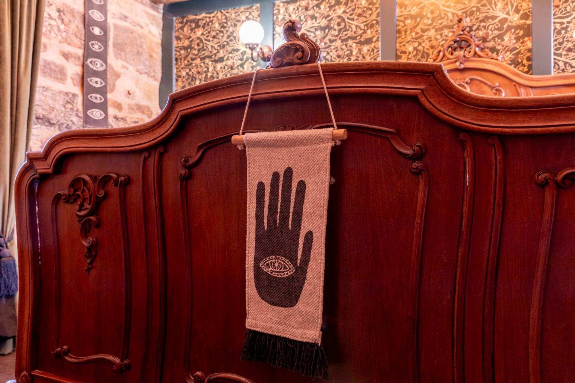 The Dirty Bottles Hotel Алник Экстерьер фото