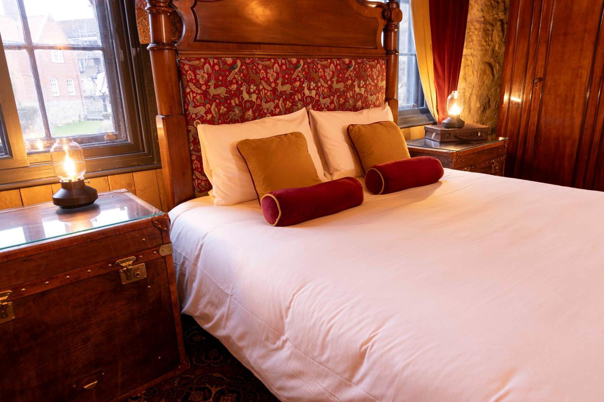 The Dirty Bottles Hotel Алник Экстерьер фото