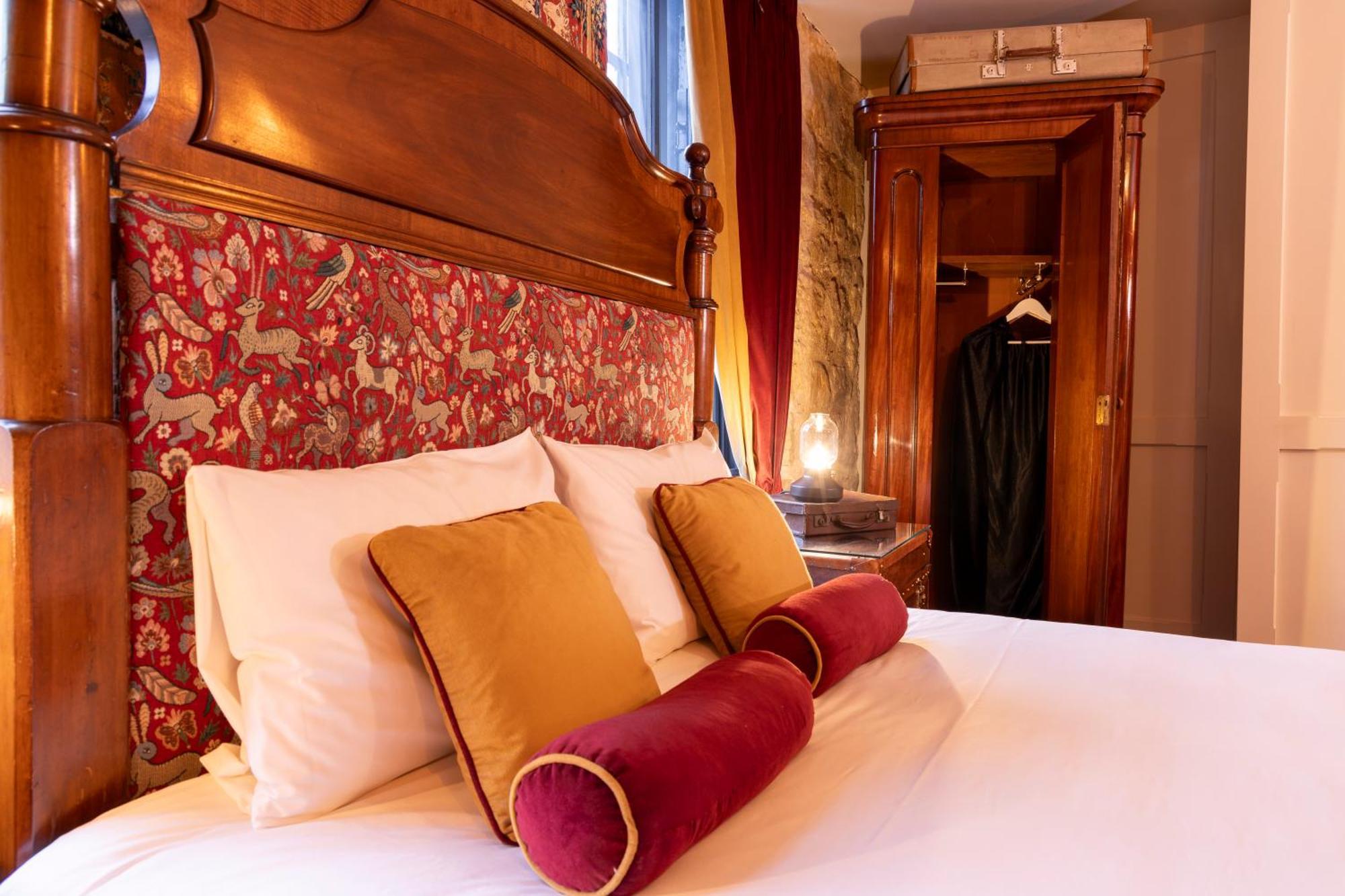The Dirty Bottles Hotel Алник Экстерьер фото